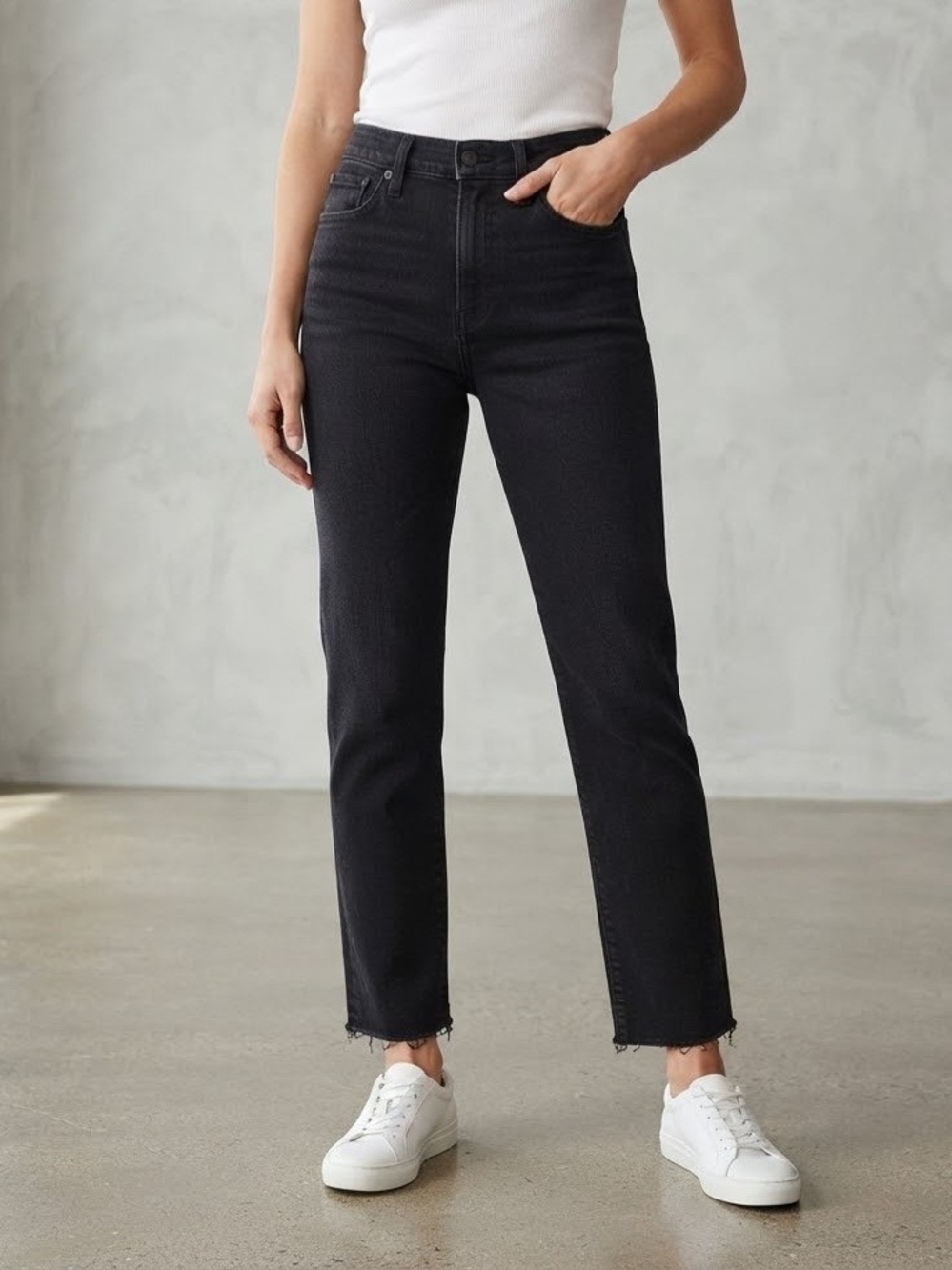 High-Rise Straight Leg Women's Jeans - Black Size 26